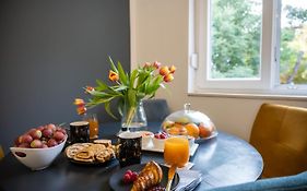 Hedonist Apartment